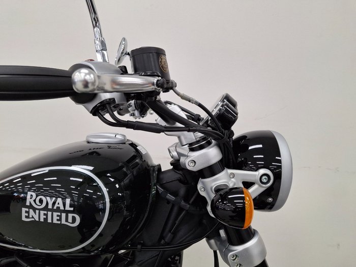 2025 Royal Enfield SUPER METEOR 650 Green