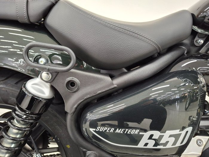 2025 Royal Enfield SUPER METEOR 650 Green