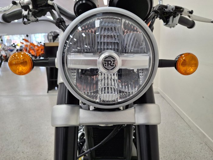 2025 Royal Enfield SUPER METEOR 650 Green