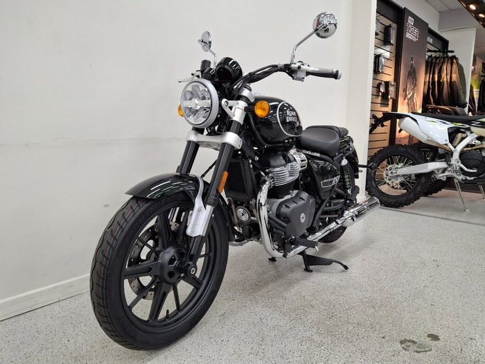 2025 Royal Enfield SUPER METEOR 650 Green