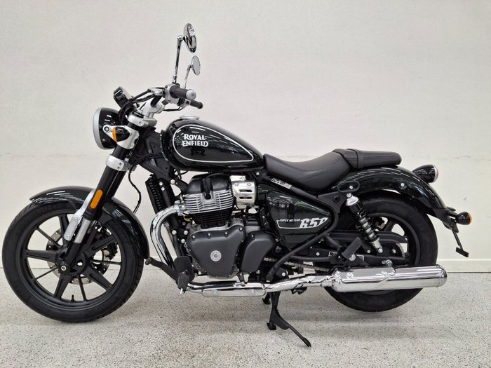 2025 Royal Enfield SUPER METEOR 650 Green