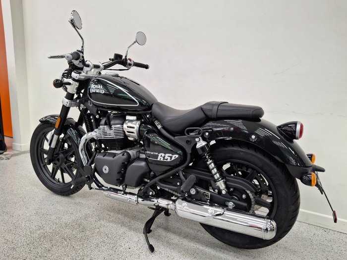 2025 Royal Enfield SUPER METEOR 650 Green