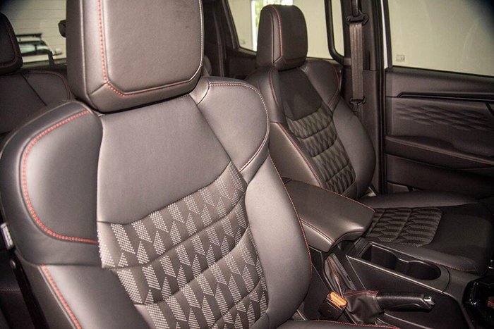 2025 Isuzu D-MAX X-TERRAIN