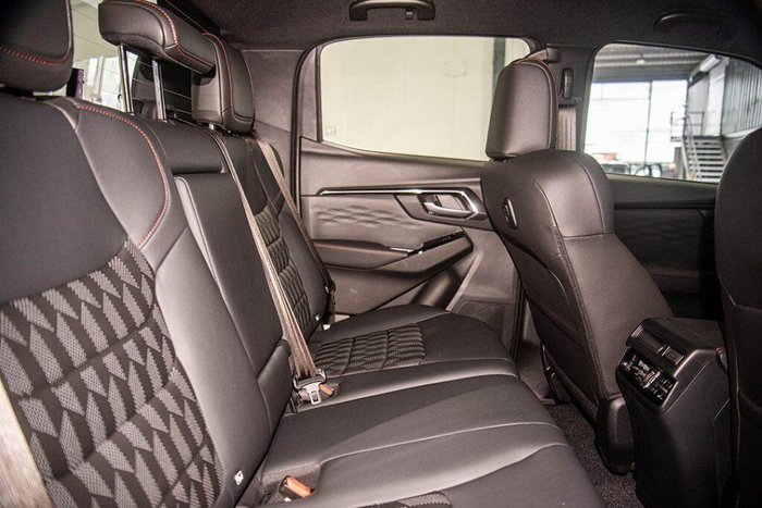 2025 Isuzu D-MAX X-TERRAIN