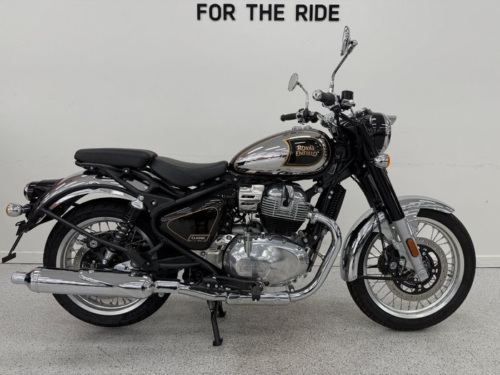 2025 Royal Enfield CLASSIC 650 Black