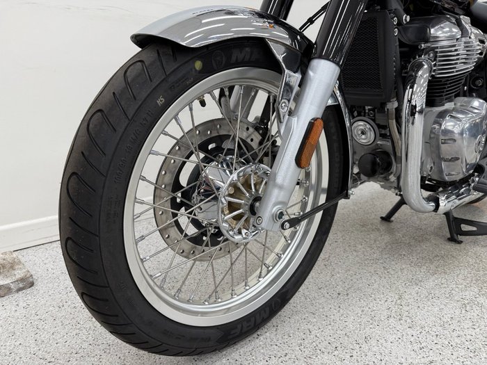 2025 Royal Enfield CLASSIC 650 Black