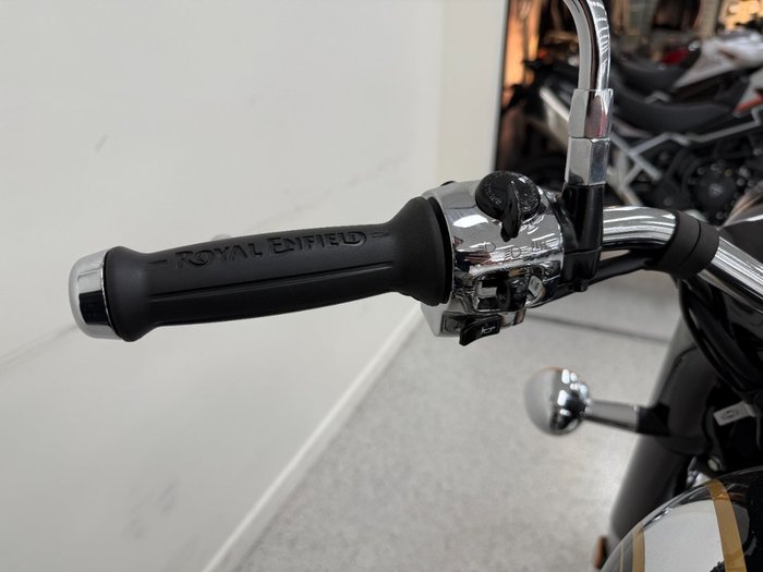 2025 Royal Enfield CLASSIC 650 Black