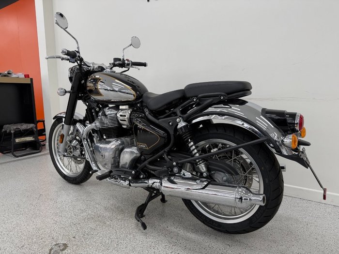 2025 Royal Enfield CLASSIC 650 Black