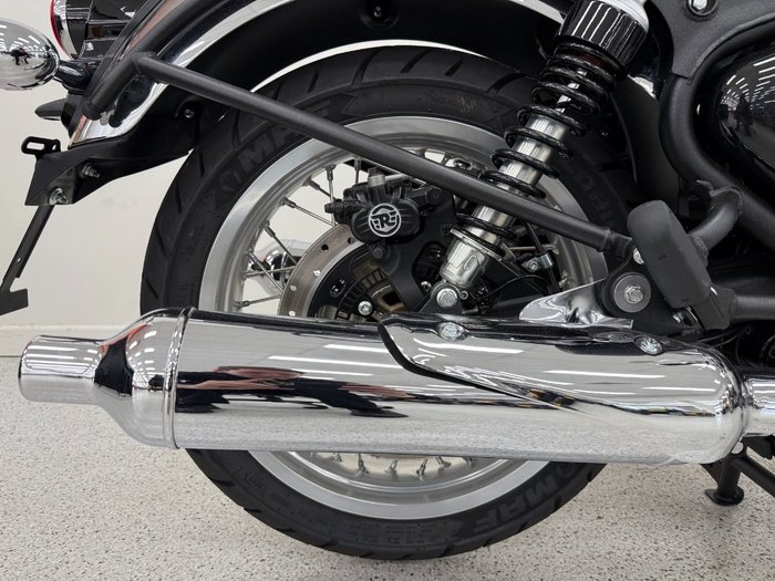 2025 Royal Enfield CLASSIC 650 Black