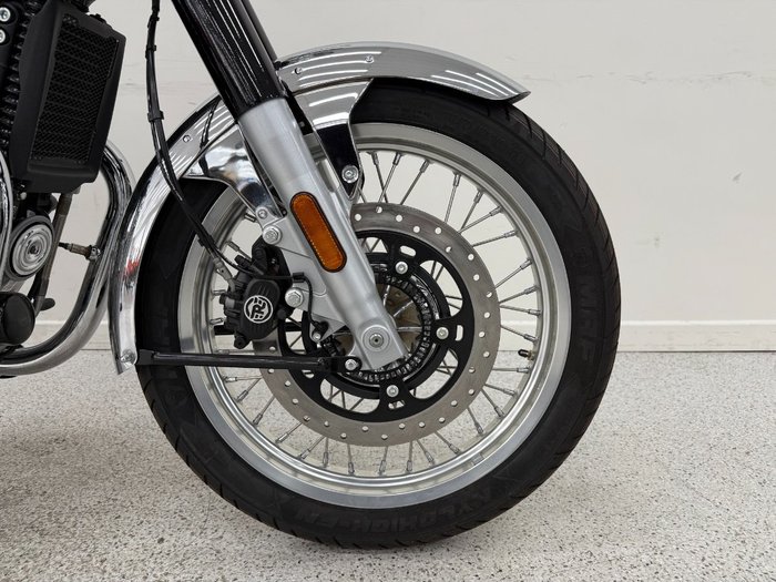 2025 Royal Enfield CLASSIC 650 Black