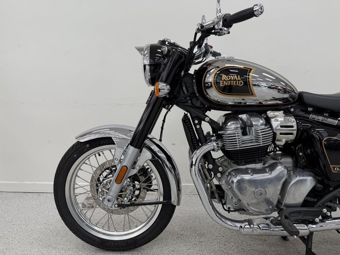 2025 Royal Enfield CLASSIC 650 Black