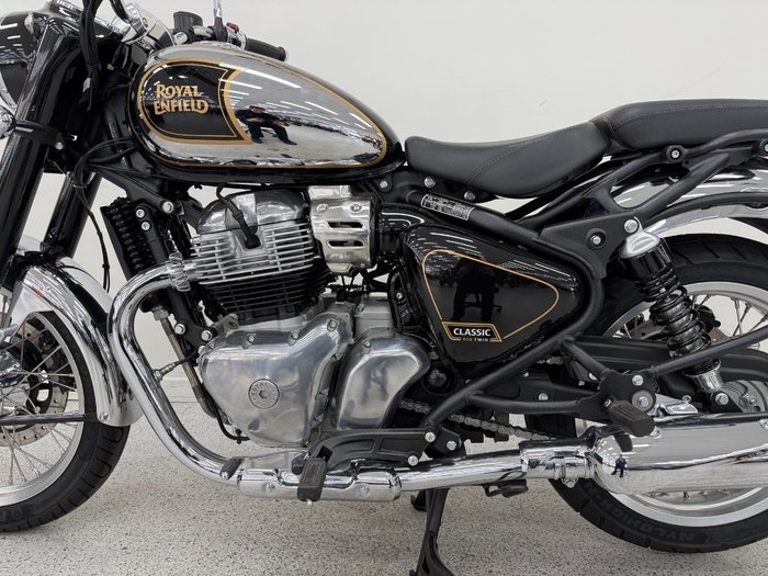 2025 Royal Enfield CLASSIC 650 Black