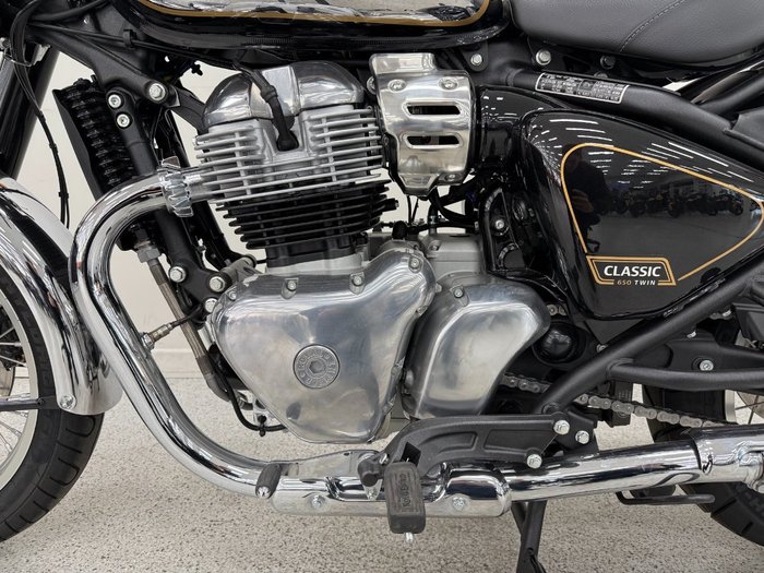 2025 Royal Enfield CLASSIC 650 Black