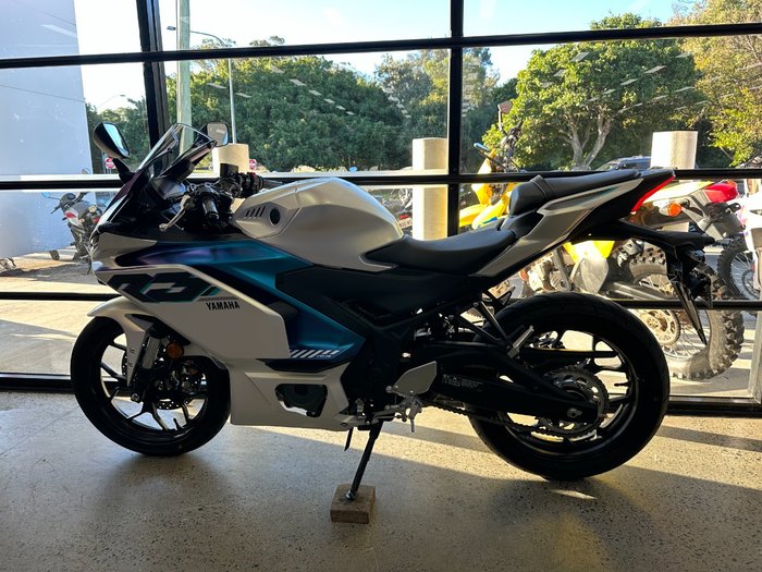 2025 Yamaha YZF-R3 WHITE