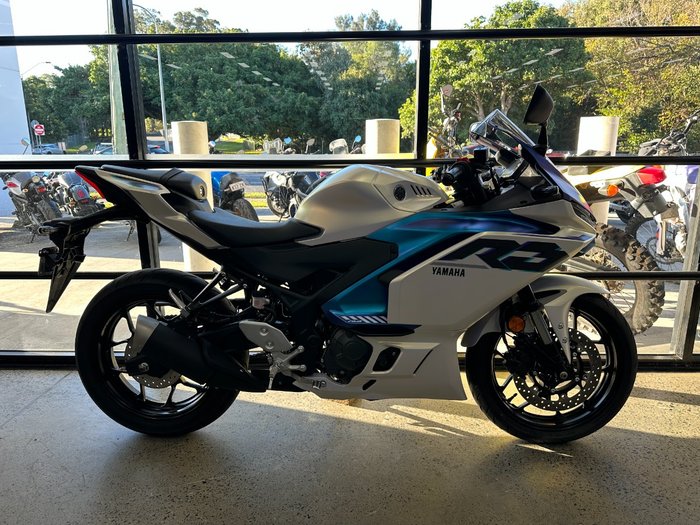 2025 Yamaha YZF-R3 WHITE