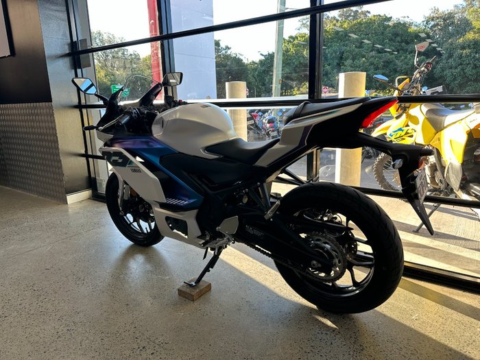 2025 Yamaha YZF-R3 WHITE