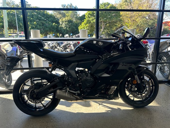 2025 Yamaha YZF-R7LA BLACK