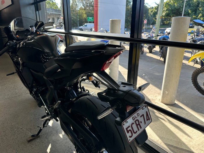 2025 Yamaha YZF-R7LA BLACK