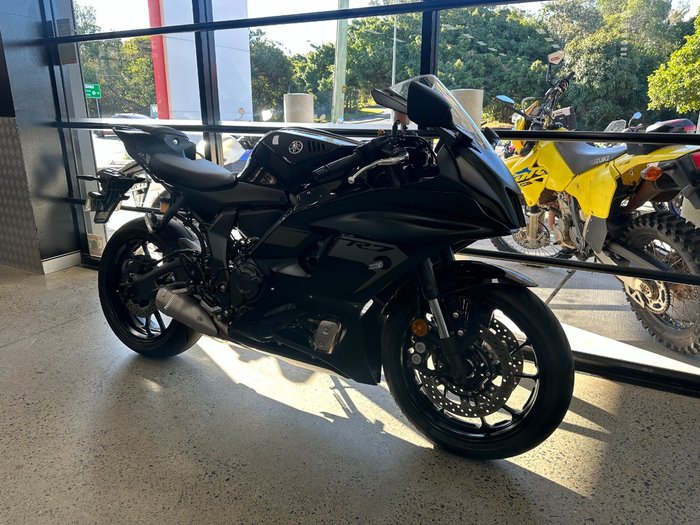 2025 Yamaha YZF-R7LA BLACK