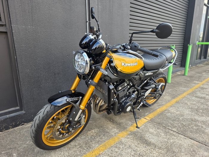 2022 Kawasaki Z900RS SE YELLOW