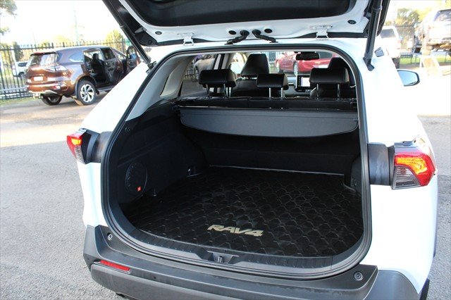 2019 Toyota RAV4 Cruiser MXAA52R White