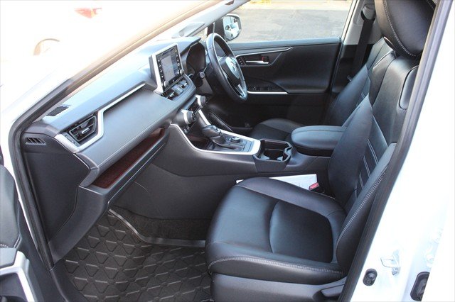 2019 Toyota RAV4 Cruiser MXAA52R White