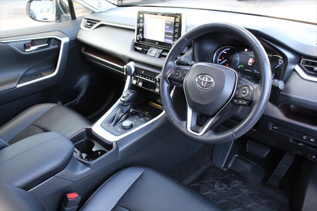 2019 Toyota RAV4 Cruiser MXAA52R White