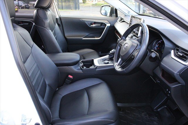 2019 Toyota RAV4 Cruiser MXAA52R White