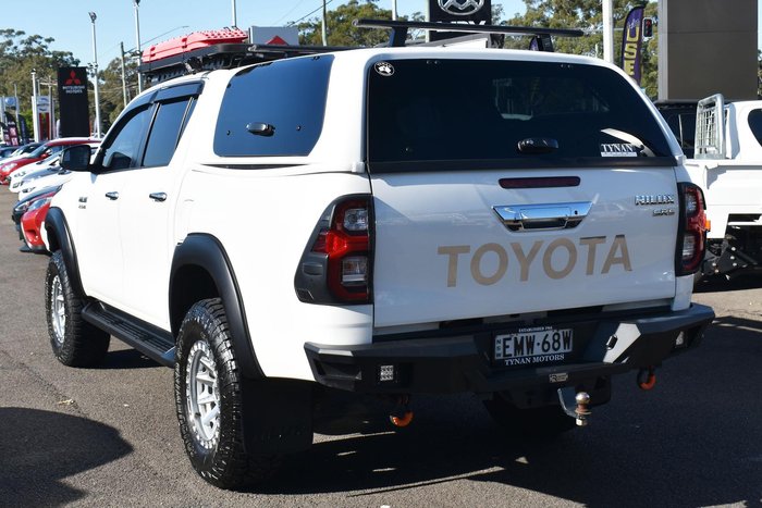 2021 Toyota Hilux SR5