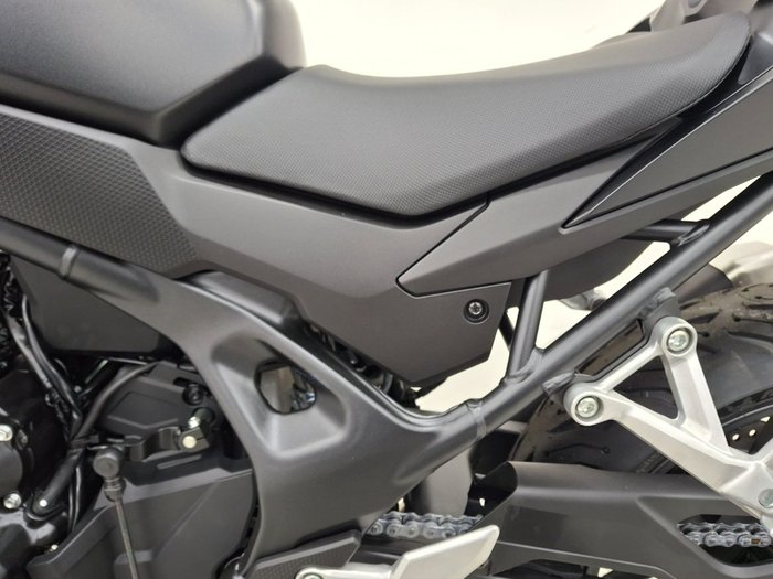 2025 Honda CB750 (HORNET) Black