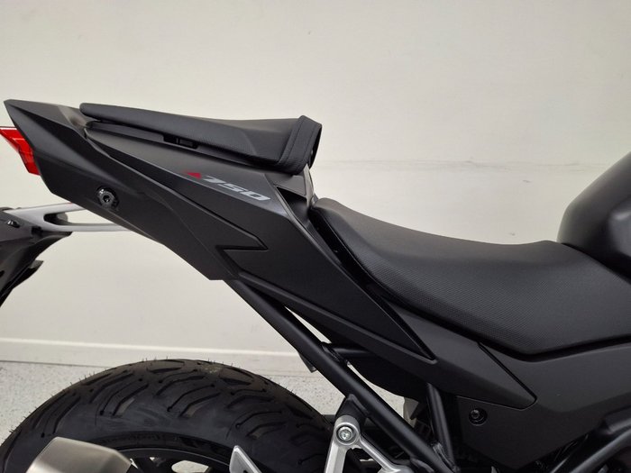 2025 Honda CB750 (HORNET) Black