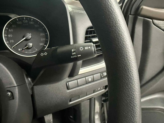 2025 Nissan X-TRAIL ST