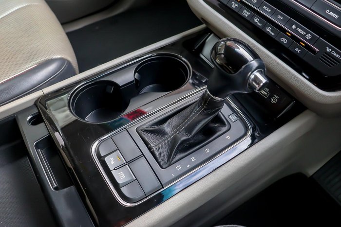 2015 Kia Carnival SLi