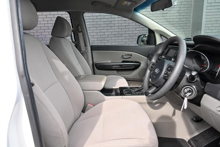 2017 Kia Carnival S