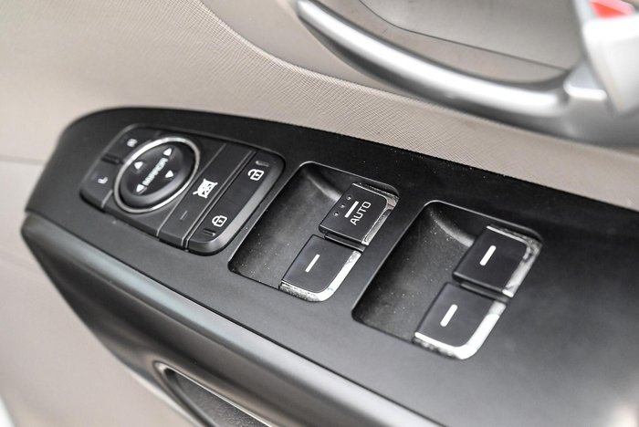 2017 Kia Carnival S