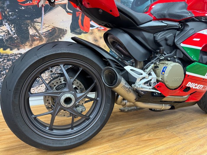 2023 DUCATI PANIGALE V2 BAYLISS 20TH ANNIV RED