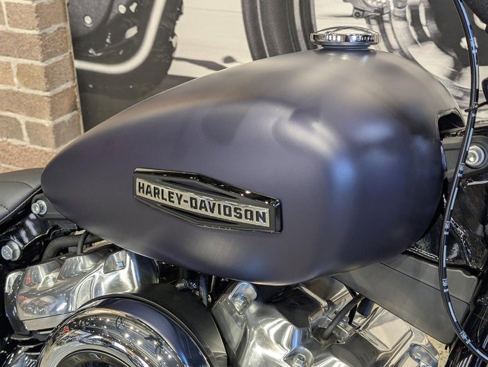 2025 Harley-Davidson Street Bob 117 (FXBB) Softail Purple