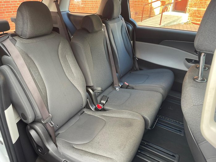 2022 Kia Carnival S