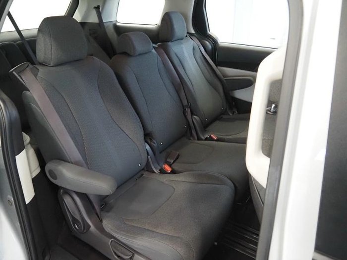 2021 Kia Carnival S