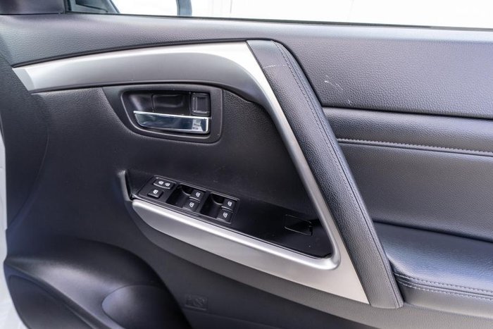 2020 Mitsubishi Pajero Sport GLS