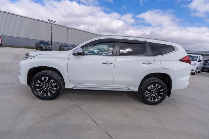 2020 Mitsubishi Pajero Sport GLS