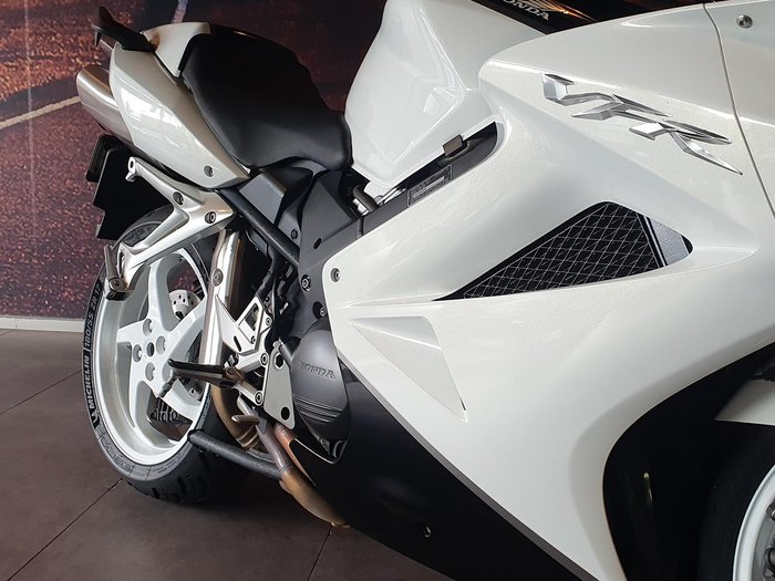 2011 Honda VFR800Fi VFR White