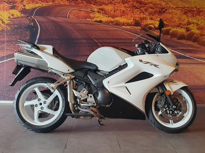 2011 Honda VFR800Fi VFR White