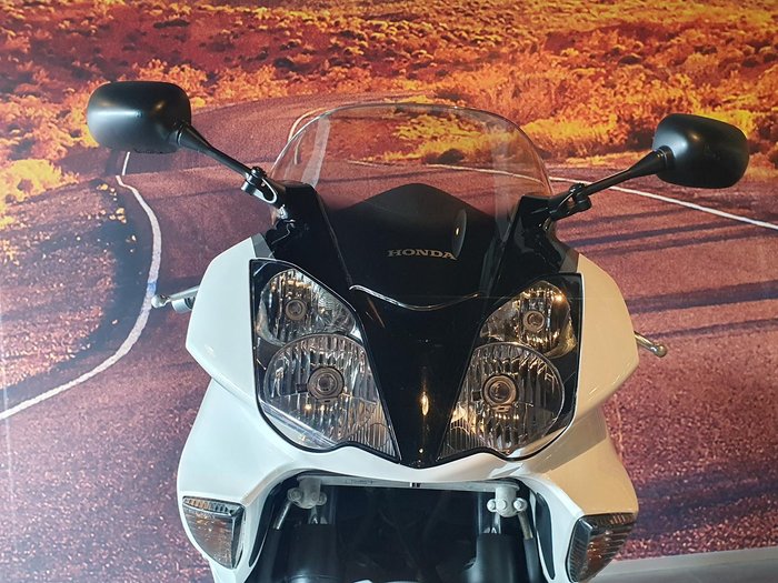 2011 Honda VFR800Fi VFR White