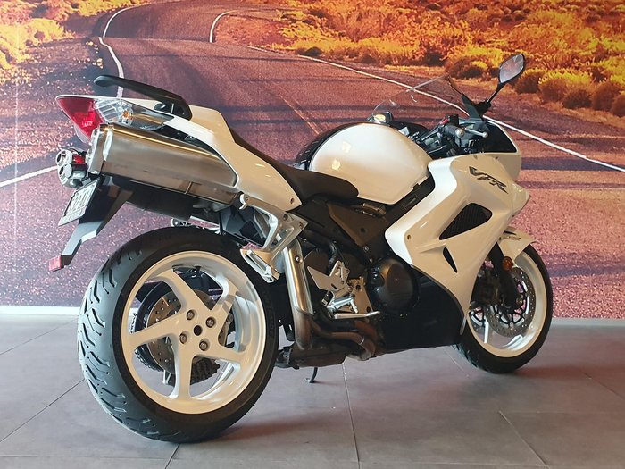 2011 Honda VFR800Fi VFR White