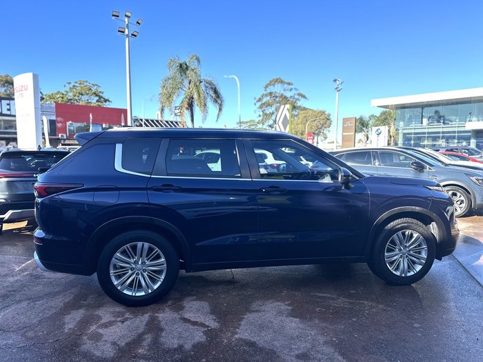 2022 Mitsubishi Outlander LS