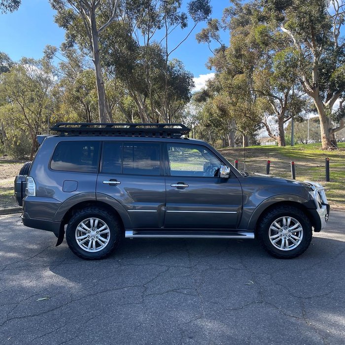 2017 Mitsubishi Pajero Exceed