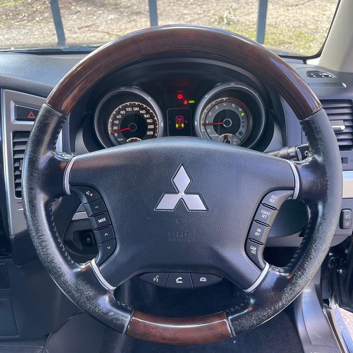 2017 Mitsubishi Pajero Exceed
