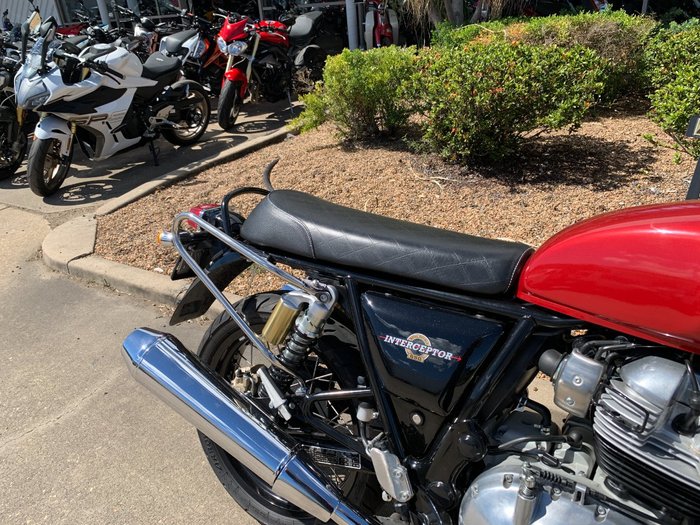 2022 Royal Enfield INTERCEPTOR 650 E5 CLASSIC CANYON RED