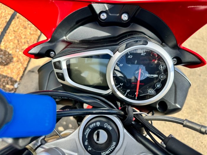 2015 Triumph STREET TRIPLE 660 Red